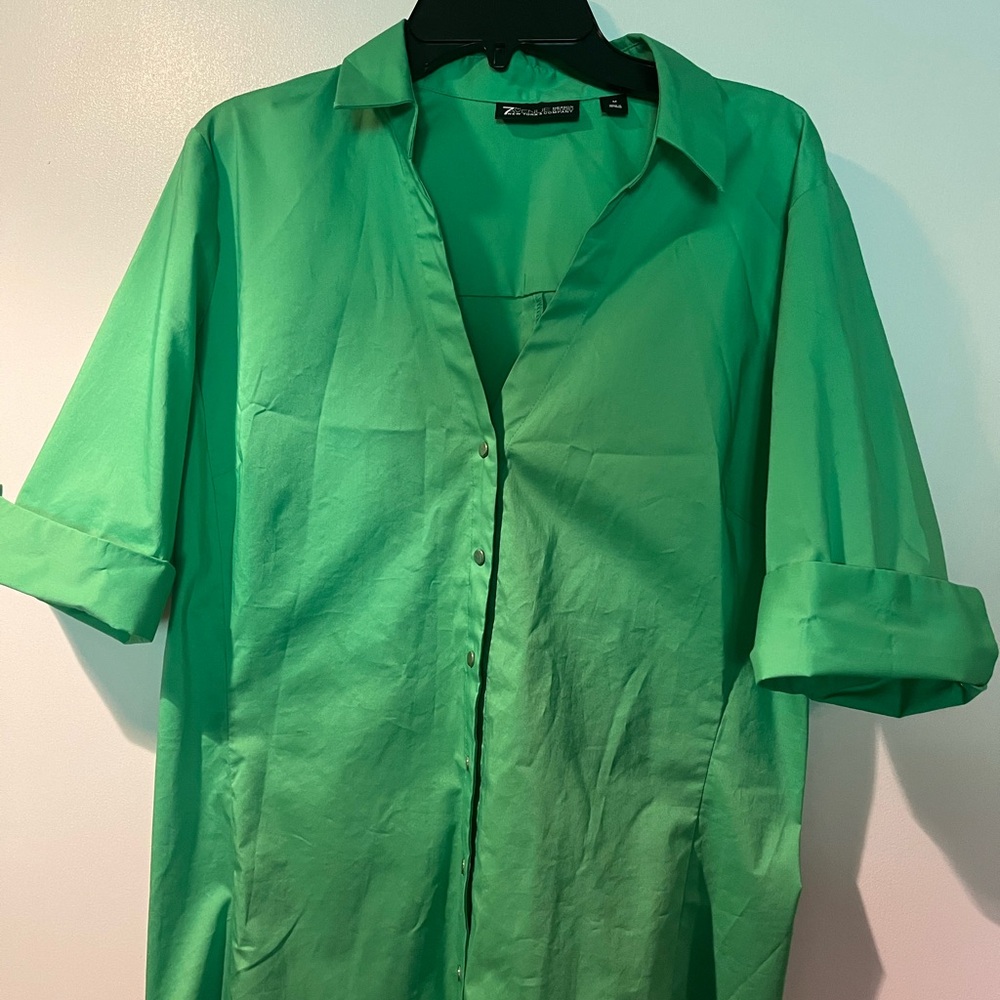 7th Avenue NY&C Green Button-Up Shirt
